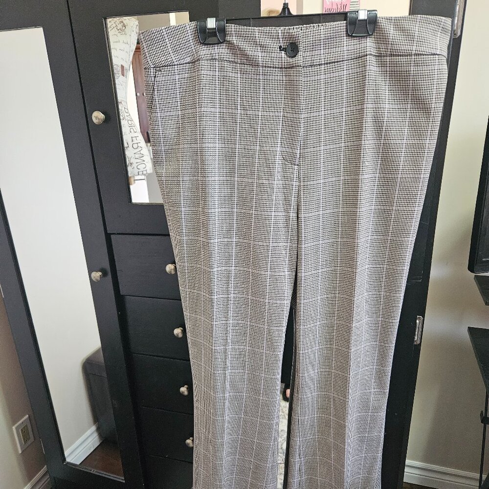 Penningtons Grey, Black, and Blue Houndstooth Pants 18X
